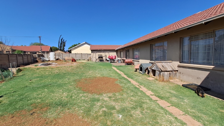 4 Bedroom Property for Sale in Uitsig Free State